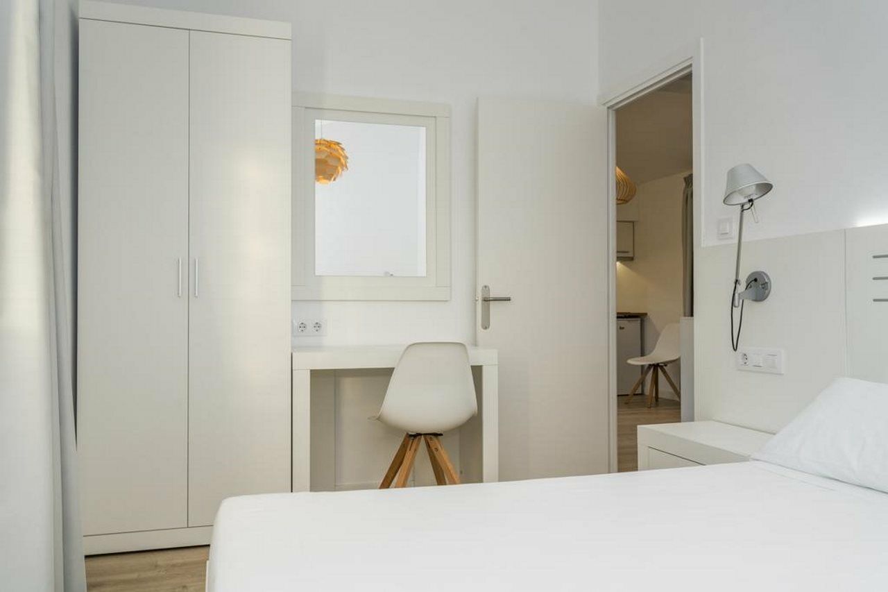 Cales De Ponent Aparthotel